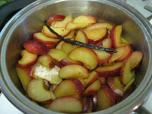 plums-on-stove